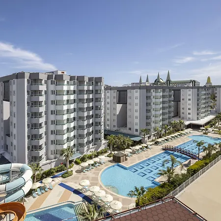 Wyndham Garden Lara 4*