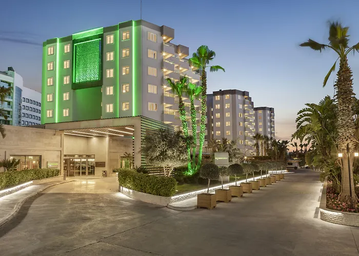 Hotel Wyndham Garden Lara 4*