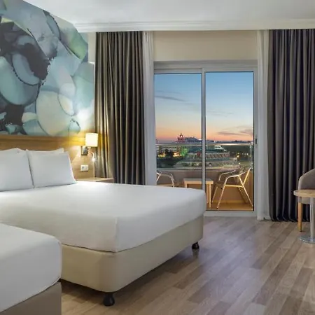 Wyndham Garden Lara Otel 4*