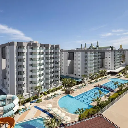 Wyndham Garden Lara Otel 4*