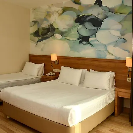Wyndham Garden Lara
