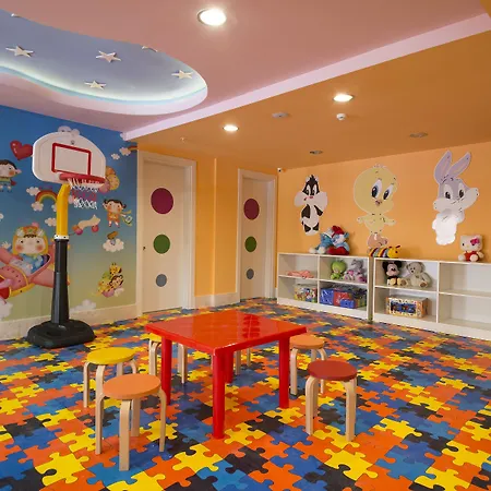 Lara Family Club 4*