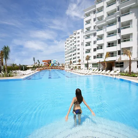 Wyndham Garden Lara Отель