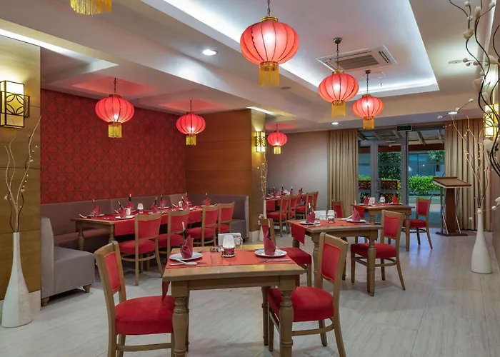 Hotel Wyndham Garden Lara 4*