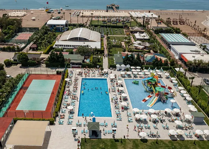 Wyndham Garden Lara 4*