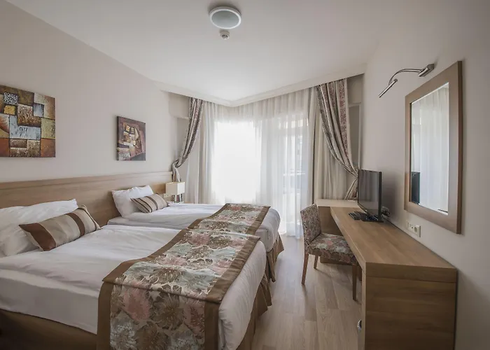 Wyndham Garden Lara 4*