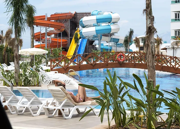 Wyndham Garden Lara Hotel 4*