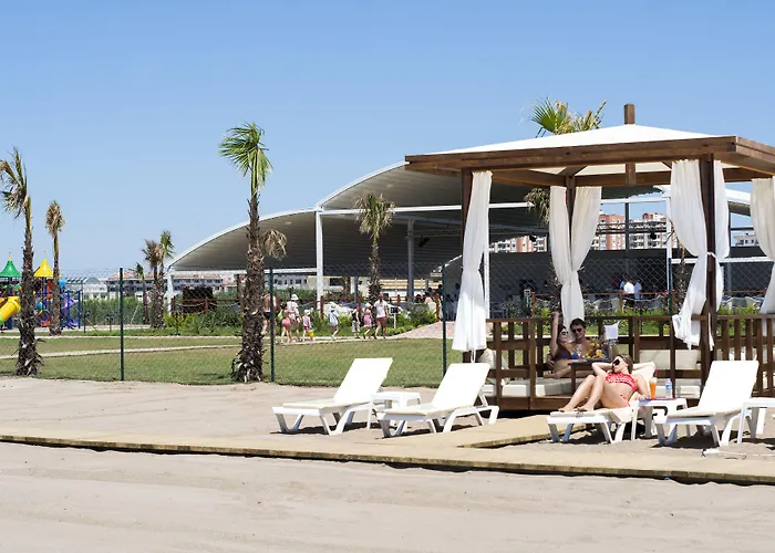 Hotel Wyndham Garden Lara 4*