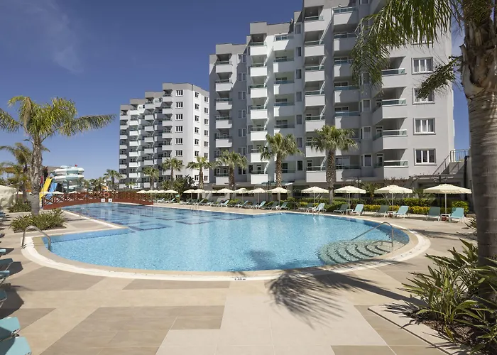 Ξενοδοχείο Wyndham Garden Lara 4*