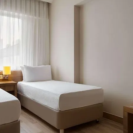 Wyndham Garden Lara Hotel 4*