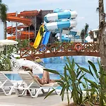 Wyndham Garden Lara מלון 4*