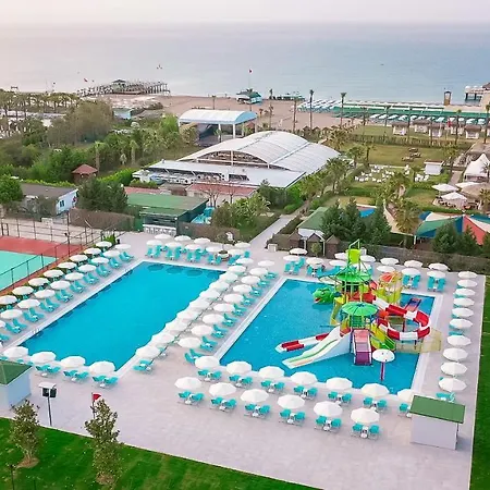 מלון Wyndham Garden Lara 4*