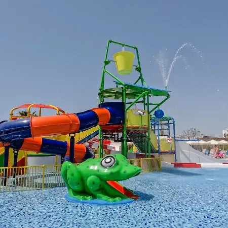 מלון Wyndham Garden Lara 4*