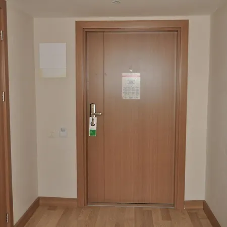 Wyndham Garden Lara 4* אנטליה
