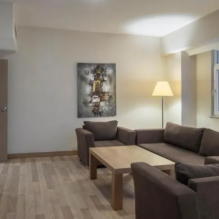 Wyndham Garden Lara מלון