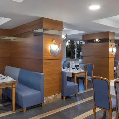 מלון Wyndham Garden Lara 4*