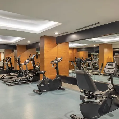 מלון Wyndham Garden Lara 4*