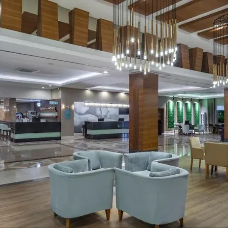 Wyndham Garden Lara מלון