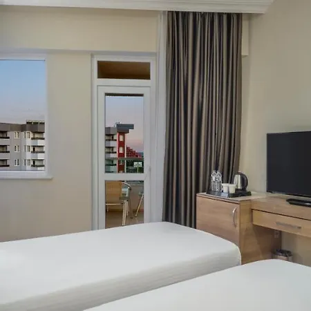 מלון Wyndham Garden Lara