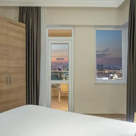Wyndham Garden Lara מלון
