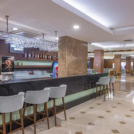 מלון Wyndham Garden Lara