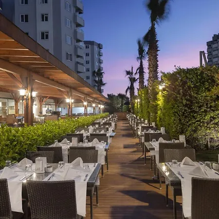Wyndham Garden Lara 4*
