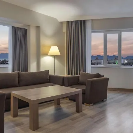 Wyndham Garden Lara מלון אנטליה