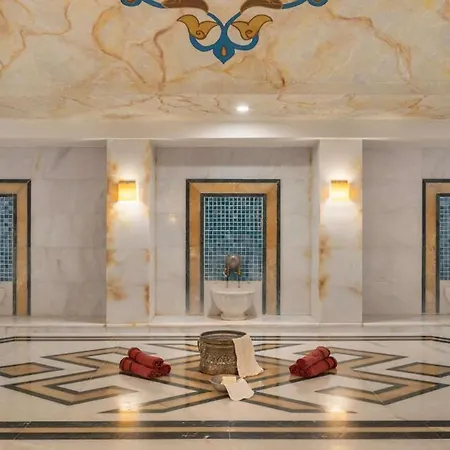 Wyndham Garden Lara מלון