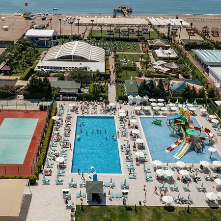 Wyndham Garden Lara 4*