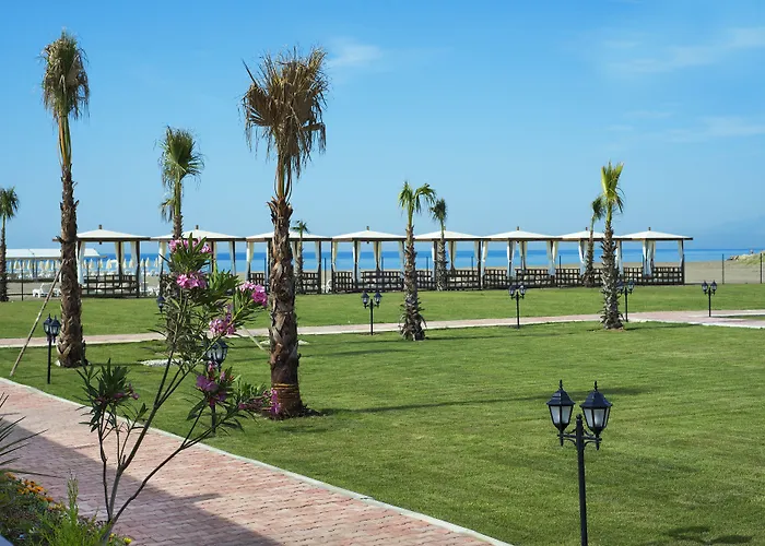 Wyndham Garden Lara 4*