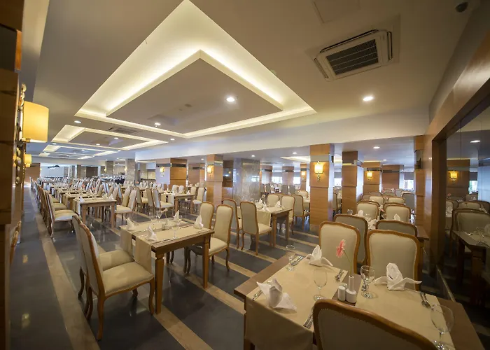 Wyndham Garden Lara Hotel 4*