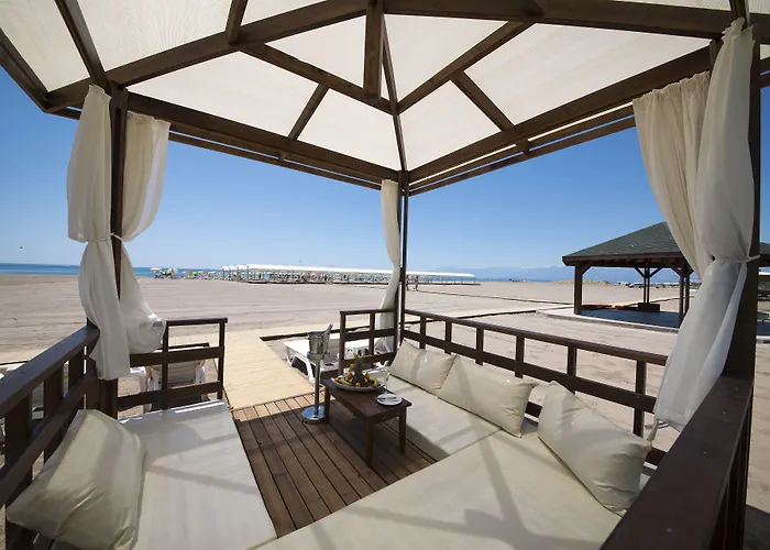 Wyndham Garden Lara Hotel 4*