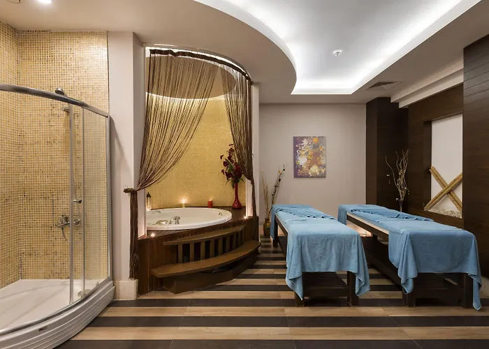Wyndham Garden Lara 4*